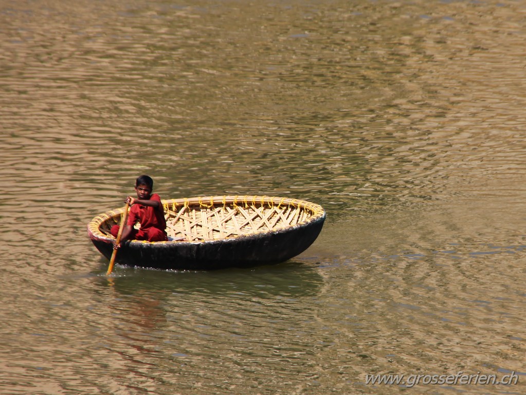 India, Hampi, Boat