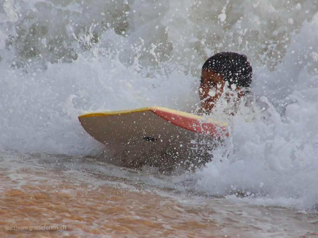  Sri Lanka, Hikkaduwa, Surfer